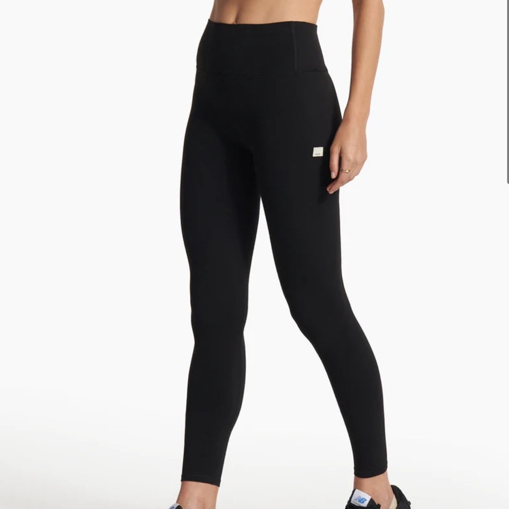 Great Shape! Vuori All the Feels Black Leggings